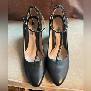 Clarks Mary Jane heel